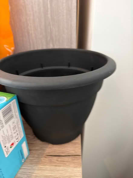 Photo of free Black plant pot (Stratford E15) #1