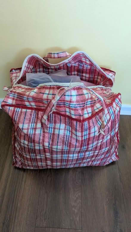 Photo of free Large Bag Of Mixed Yarn (Bromsgrove B61) #2