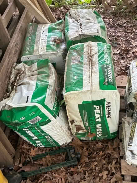 Photo of free 3 bags peat moss (Hanover Rd & Patuxent Qtr Rd) #1