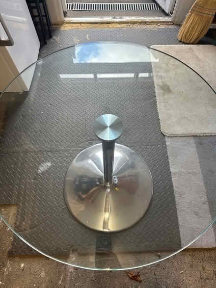 Photo of free Round glass table (Walstead RH16) #3