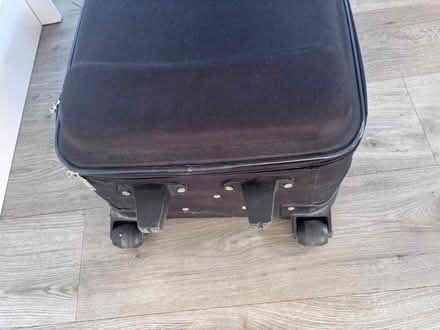 Photo of free Metropolis suitcase (Eynsford DA4) #3