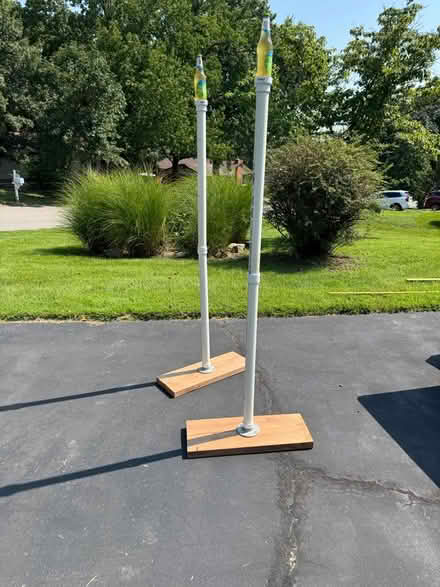Photo of free Beersbie poles (Des Peres) #3