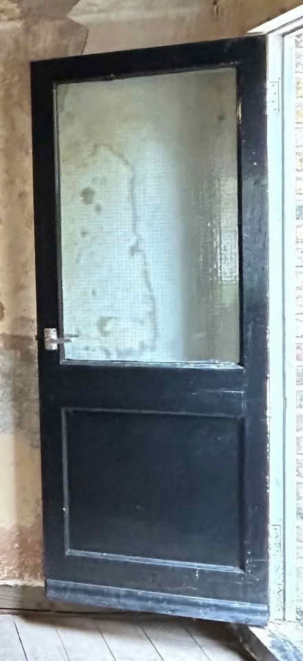 Photo of free Door ready to pick up (Stepney Green E1) #1