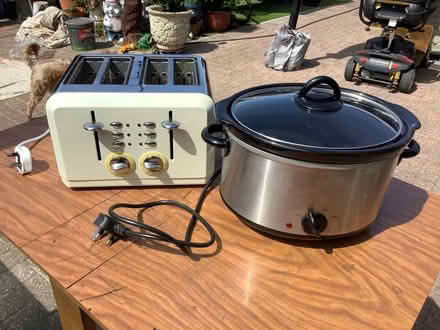 Photo of free 4 slice toaster and a slow cooker. (Upper Loughor SA4) #1