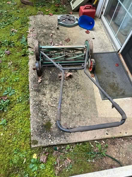 Photo of free Manual mower (Hanover Rd & Patuxent Qtr Rd) #1