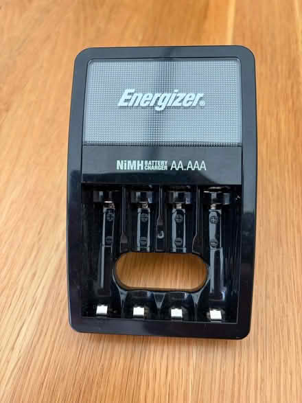 Photo of free Rechargeable Battery Charger (Stanford le hope STANFORD SS17) #1