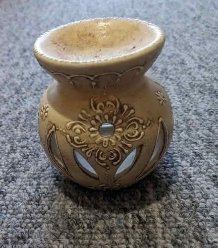 Photo of free Small fragrance burner (Kendal LA9) #3