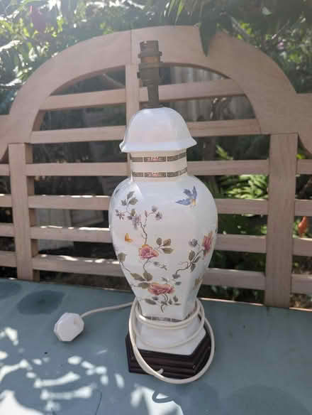 Photo of free Pretty lamp (Hastings TN34) #1
