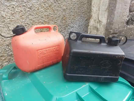 Photo of free Fuel containers (Monimail KY15) #1