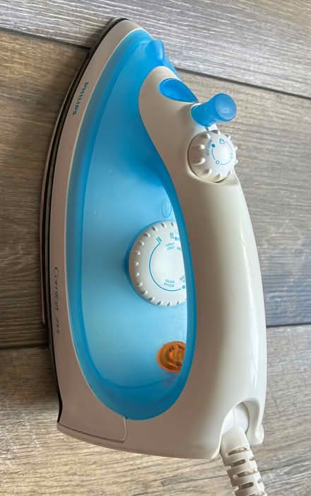 Photo of free Philips steam iron (Beckenham BR3) #4