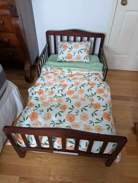 Photo of free Lennox Toddler Bed (Esquimalt) #1