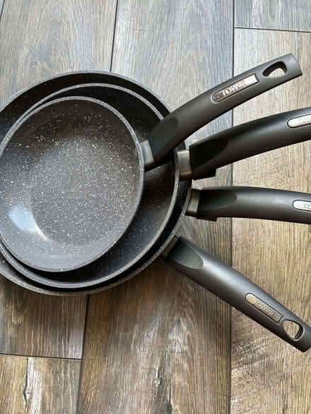 Photo of free 4 x Tower non-stick frying pans (Beckenham BR3) #1