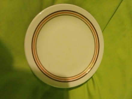 Photo of free 4x small plates (Killamarsh S21) #1