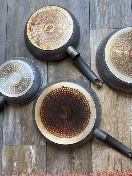 Photo of free 4 x Tower non-stick frying pans (Beckenham BR3) #2