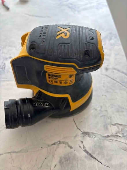 Photo of free DeWalt DCW210 Sander - Repair/Parts (Byfleet KT14 7HT) #2
