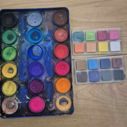 Photo of free kids paints (Greenford, UB6) #2