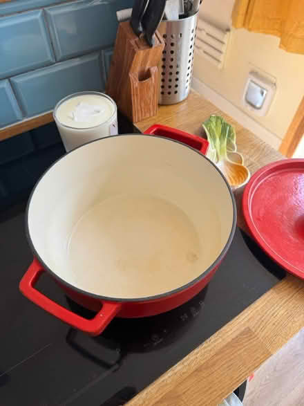 Photo of free Pyrex cooking dish (SW161LZ) #1