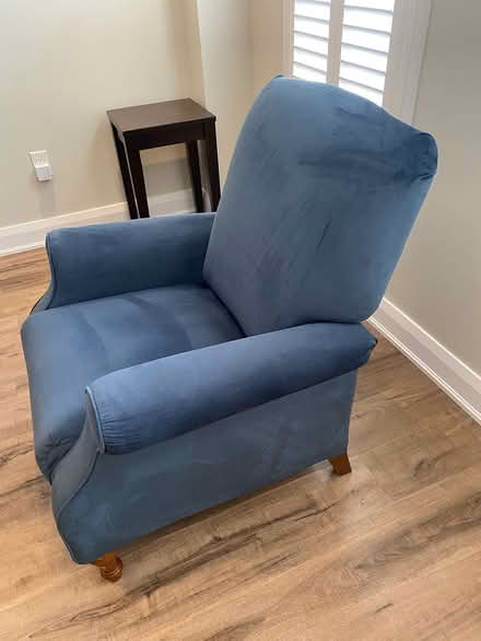 Photo of free Recliner (Markham, ontario) #3