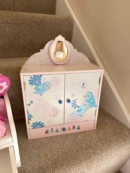 Photo of free Kids’ make up and jewellery box (Minchinhampton GL6) #4