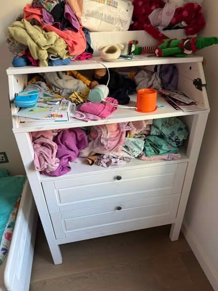 Photo of free Chest of drawers / changing table (Piccadilly Circus SW1Y) #1