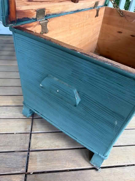 Photo of free Wood chest (Del Ray) #4