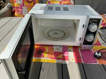 Photo of free Microwave (Fobbing SS17) #1