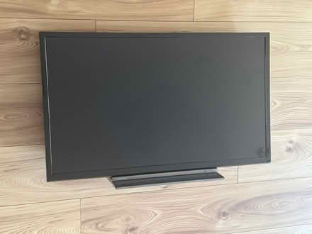 Photo of free 32in Toshiba TV (Wilmslow SK9) #1
