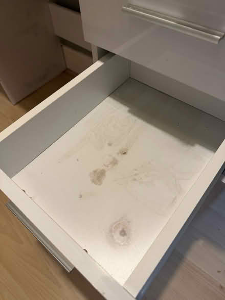 Photo of free White desk/dressing table (Barnes) #2