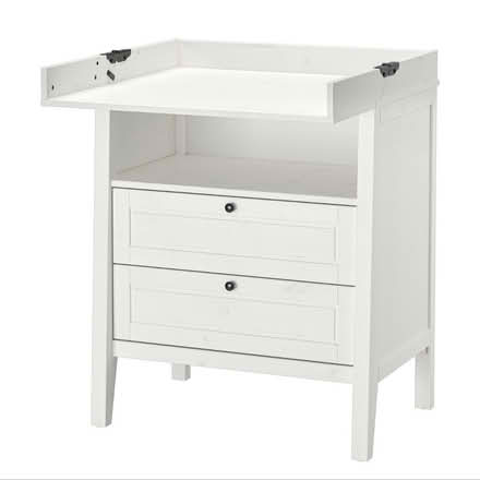 Photo of free Chest of drawers / changing table (Piccadilly Circus SW1Y) #3