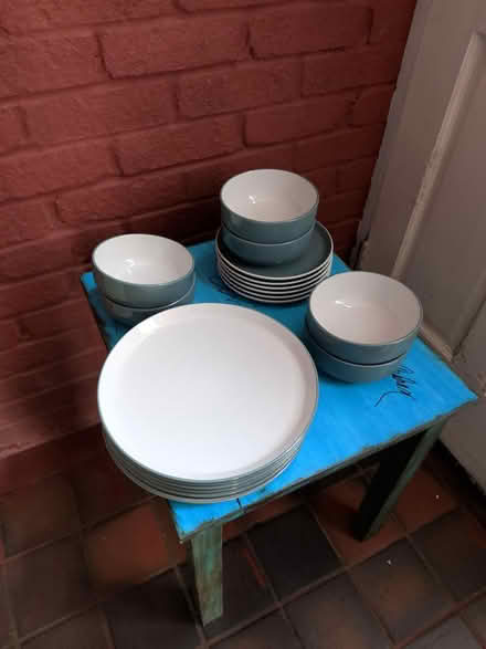 Photo of free F & F Home 18 piece Dinner Set (BR1 bickley) #2