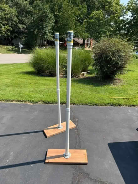 Photo of free Beersbie poles (Des Peres) #1