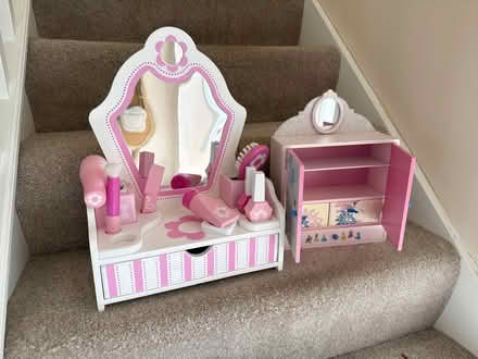 Photo of free Kids’ make up and jewellery box (Minchinhampton GL6) #1