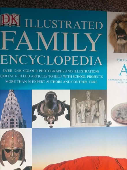Photo of free Family Encyclopaedia (CM23) #1