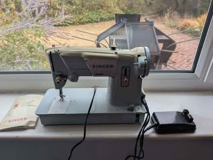 Photo of free Electric Singer sewing machine (Old Road OX3) #1