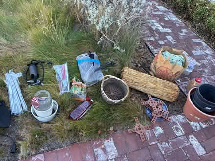 Photo of free CURB ALERT! Today 9-1030am (La Pintura Lane at West Pueblo) #3