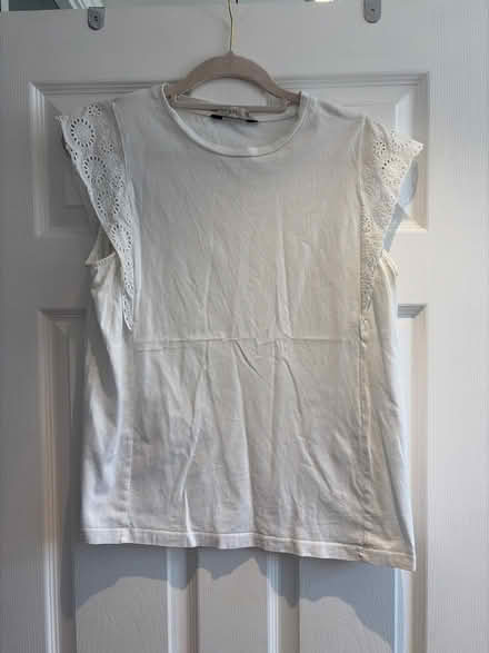 Photo of free Women’s f&f T-shirt size 16 white (Park street st albans AL2) #1