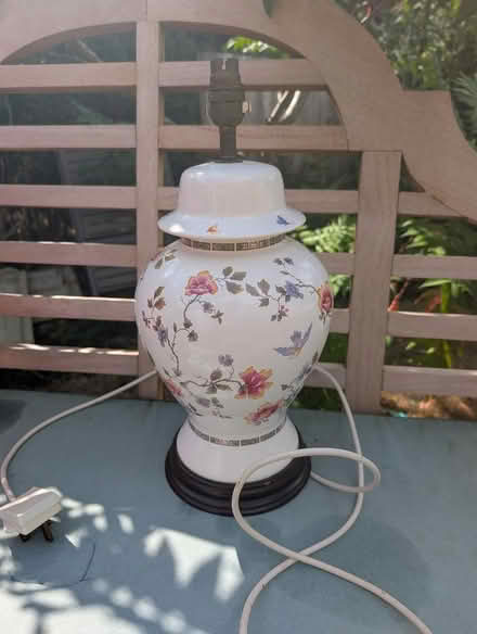 Photo of free Another pretty lamp (Hastings TN34) #1
