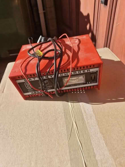 Photo of free Battery charger (Bloomfield BA2) #1