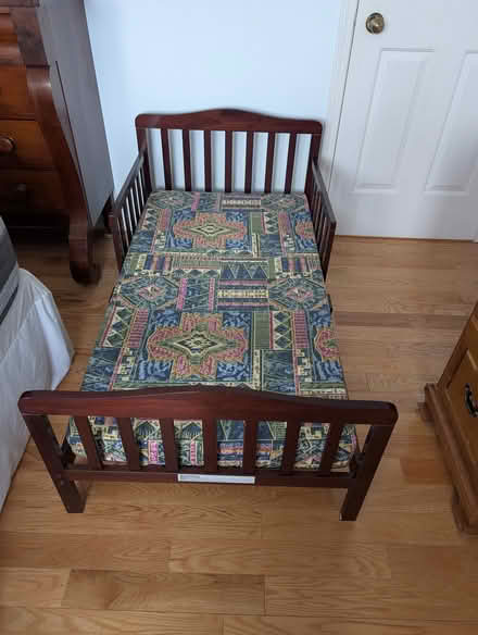 Photo of free Lennox Toddler Bed (Esquimalt) #2