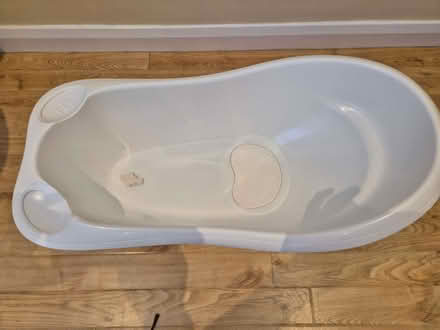 Photo of free Baby bath (Weybridge KT13) #1