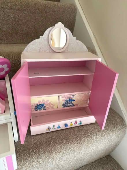 Photo of free Kids’ make up and jewellery box (Minchinhampton GL6) #3