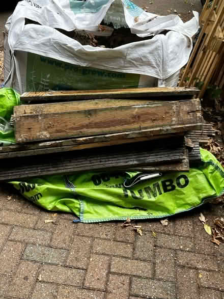 Photo of free Pallets and old wood (Brampton Huntingdon) #2