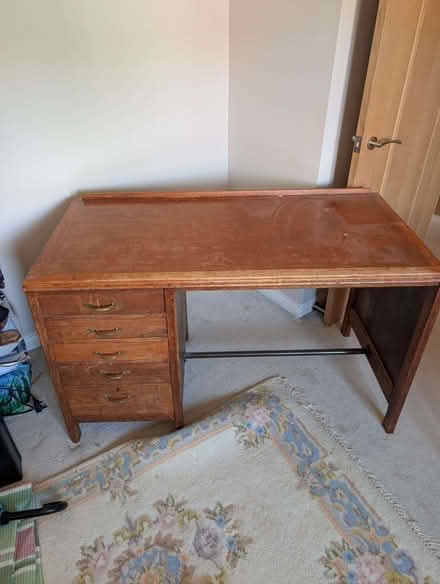 Photo of free Desk (Stonebridge BA11) #1