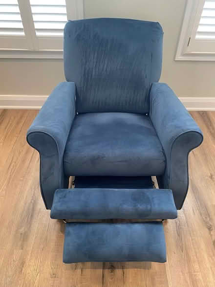 Photo of free Recliner (Markham, ontario) #2