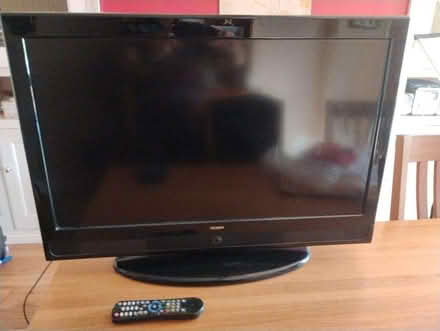 Photo of free 32" TV with Remote (Horsehay TF4) #1