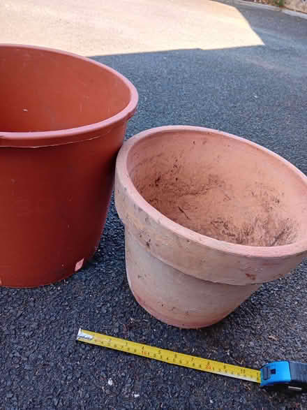Photo of free Terracota Pot (Kingston Hill ST16) #1