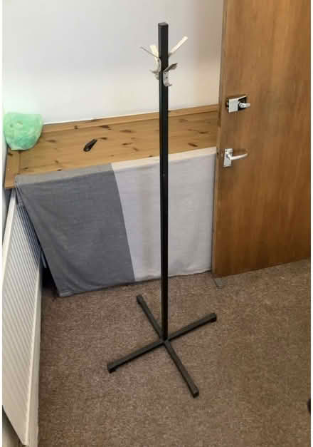 Photo of free clothes rack and projector stand (W6 7PJ) #1