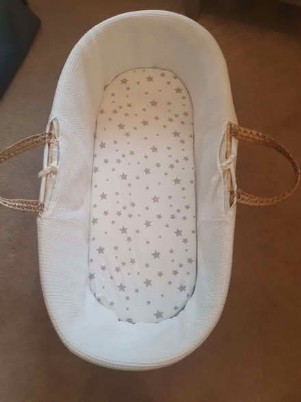 Photo of free Moses basket (Rotherhithe SE16) #1