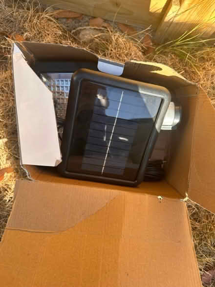 Photo of free Solar light (The) #2