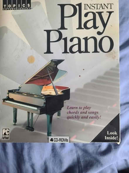 Photo of free Play piano (Mississauga Ontario Canada) #1
